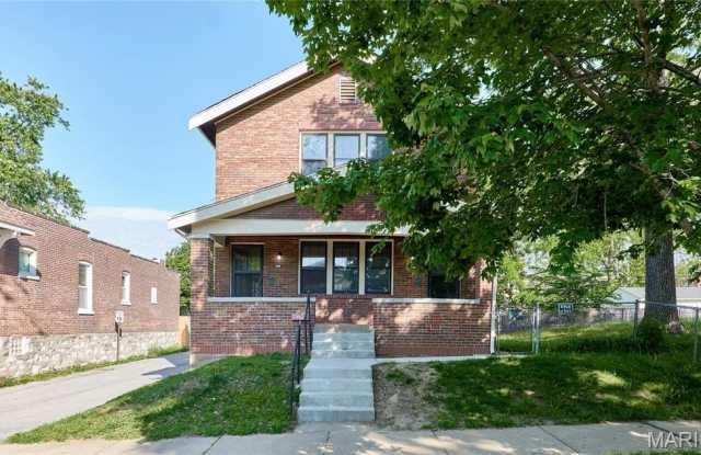 5021 Ray Avenue Gallery 1