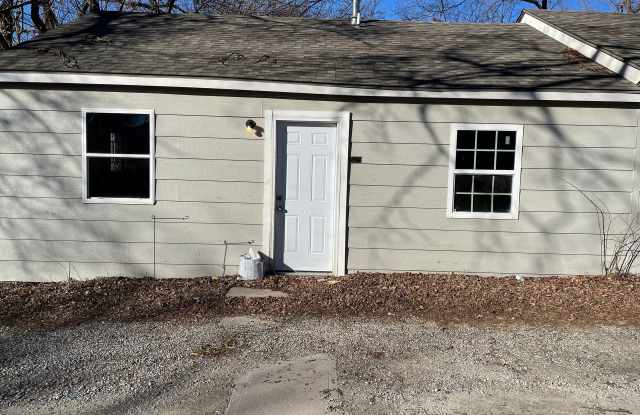 Triplex End Unit for Rent – Plainview Neighborhood, Wichita, KS photos photos