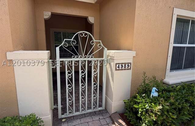4939 N Harbor Isles Dr Gallery 4
