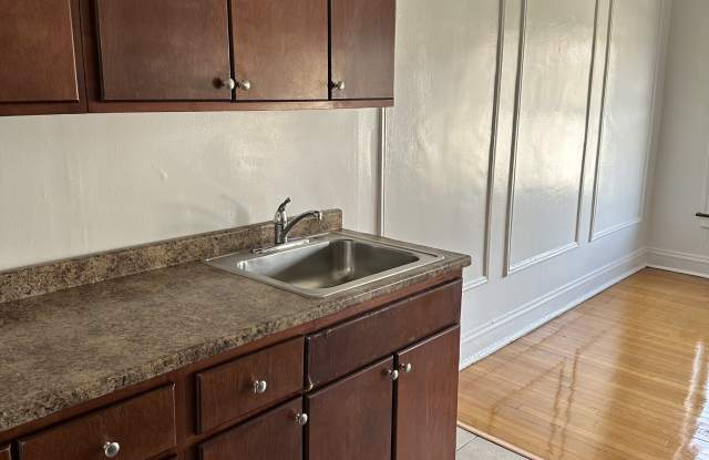 1722 E 70th Street, Unit 2A Gallery 4