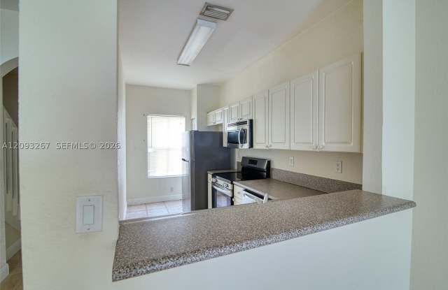 4928 SW 140th Ter Gallery 4