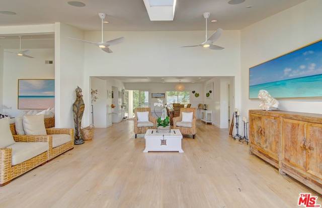340 SURFVIEW DR Gallery 4