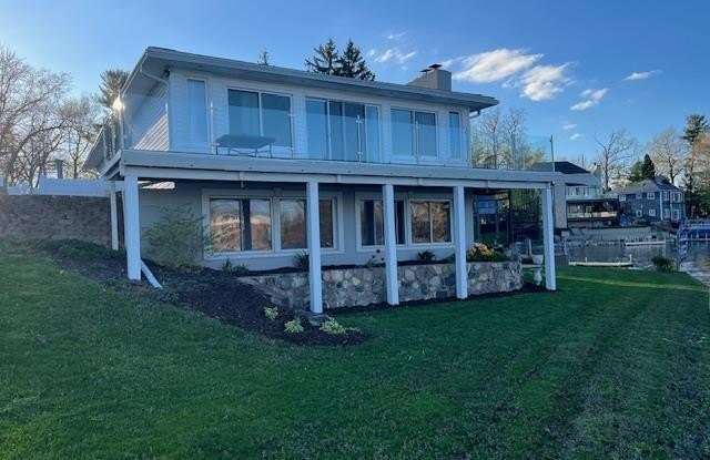 472 Shorewood Court photos photos