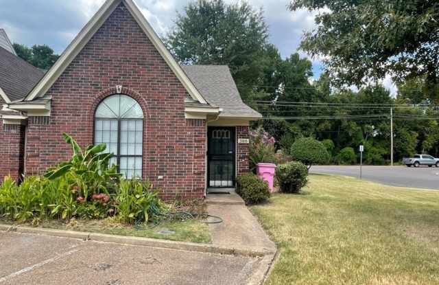 Townhouse close to everything!! new appliances Gallery 1