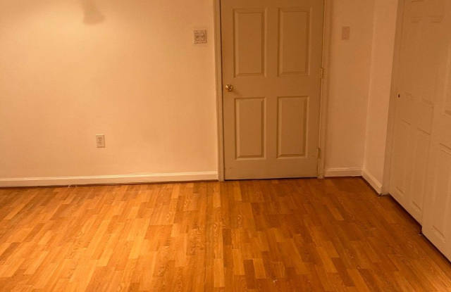 59 E BERRY WOOD Lane Gallery 3