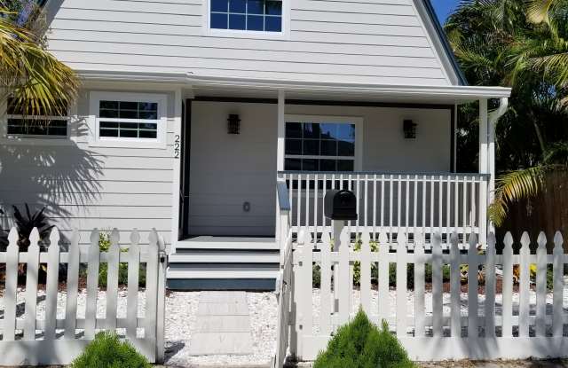 222 25th St N photos photos