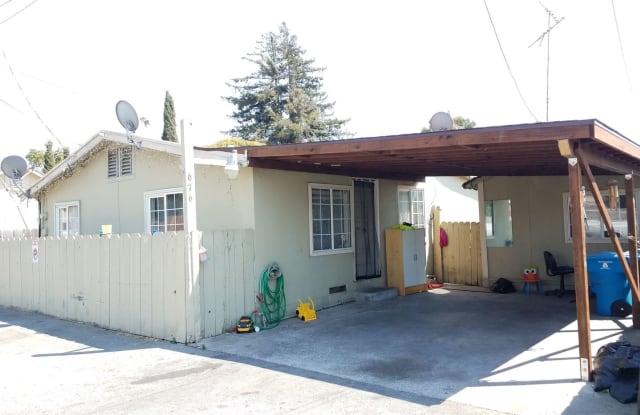 676 Canal Alley - 676 Canal Alley, Hollister, CA 95023