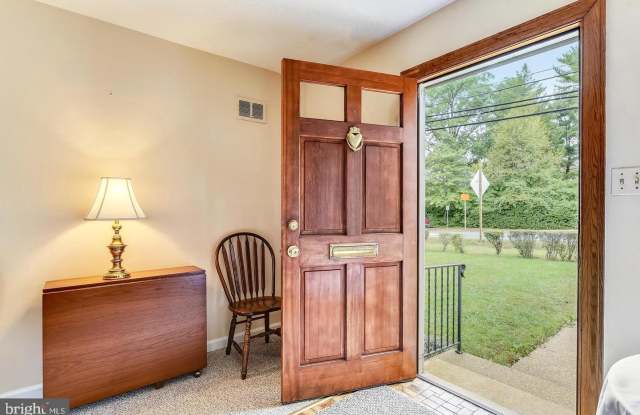 7521 MAGARITY ROAD Gallery 3