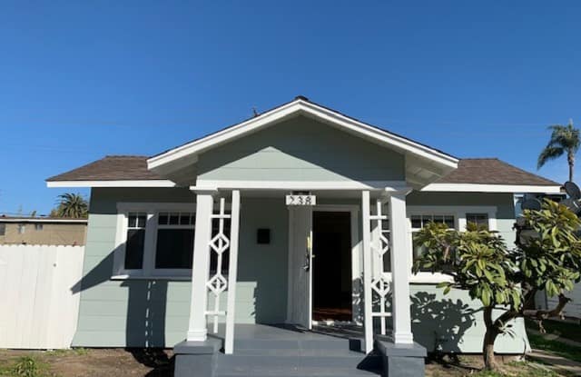 Completely Remodeled 2 Bedroom 1 Bath House with Huge Backyard - 238 Redondo Avenue, Long Beach, CA 90803