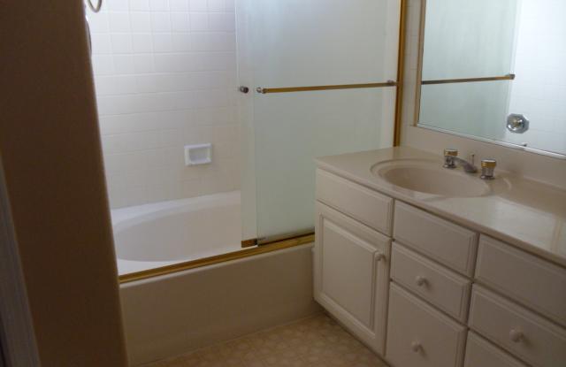 3 bed 2 bath single level house in core Chandler Gallery 4