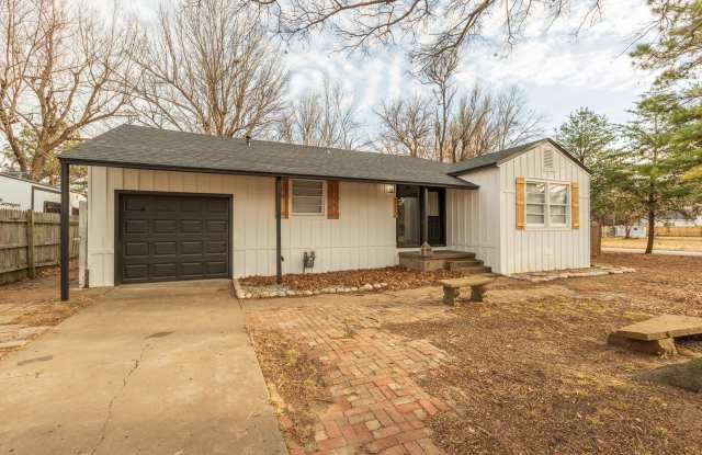 Beautiful 3 bedroom 2 bath, Available Now!! photos photos