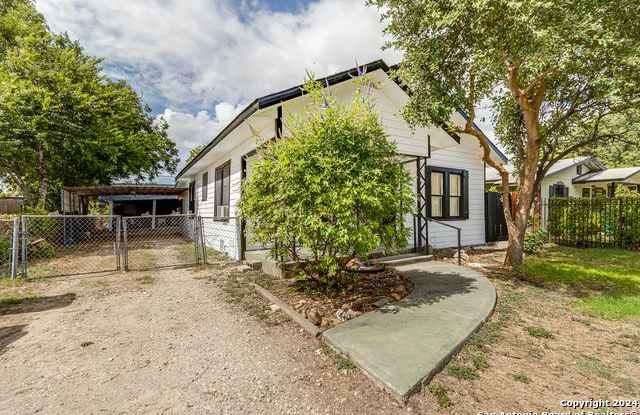 210 Gardina Gallery 2