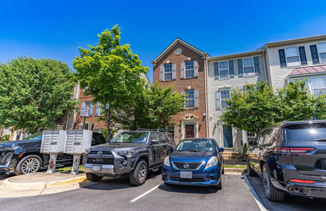 End Unit Townhome with Custom Features photos photos