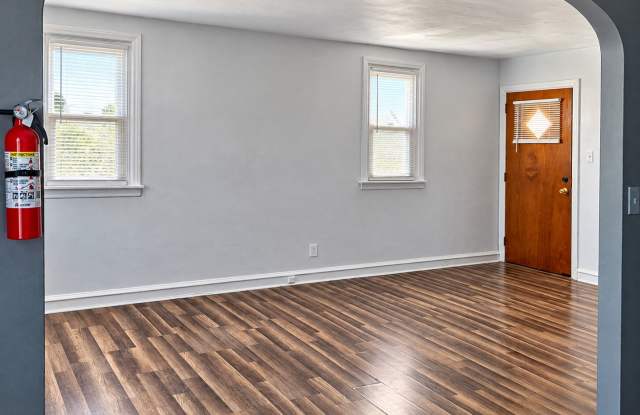 7708 Woolston Ave (LO) Gallery 1