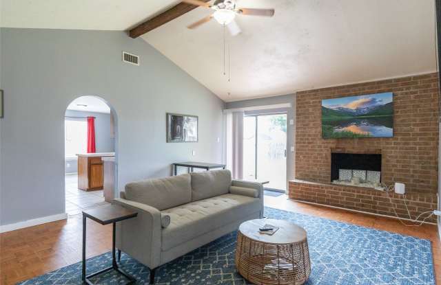 3117 Post Oak Road Gallery 2