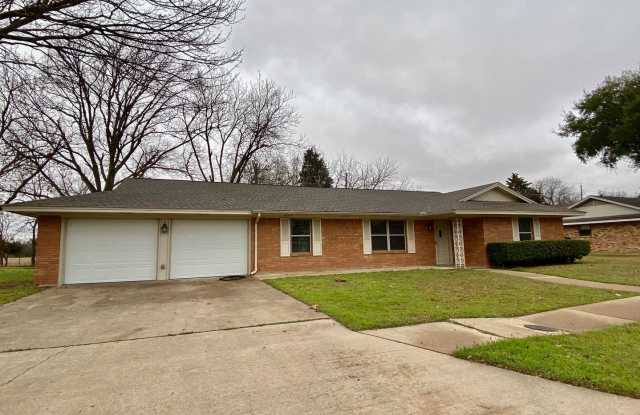 1414 Sundale Street - 1414 Sundale Street, Ennis, TX 75119