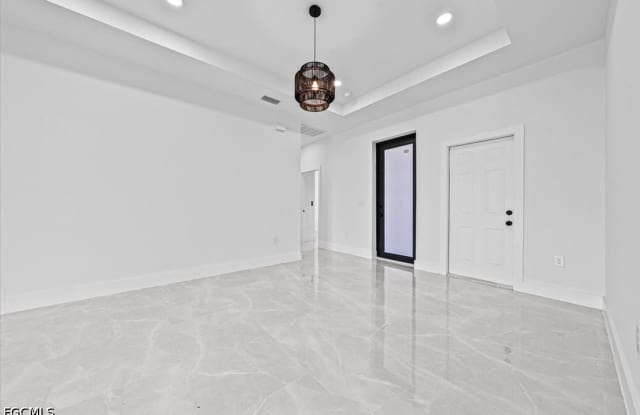 2129 Fairway Drive Gallery 3