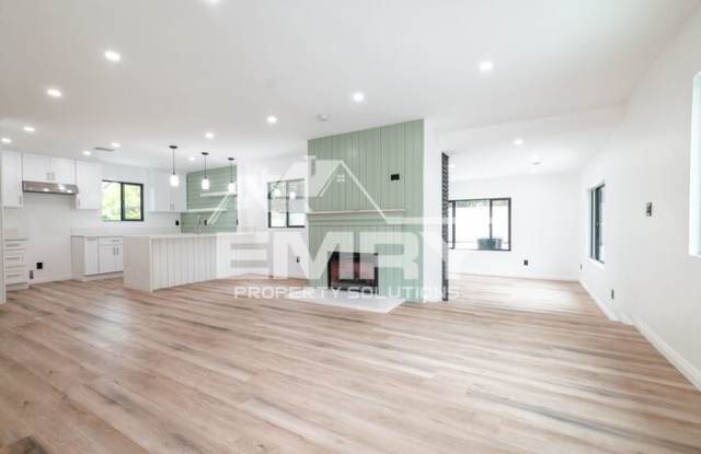 9135 Arrington Avenue photos photos