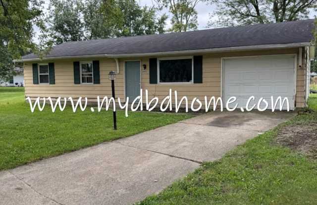 2002 Montford Dr Gallery 1