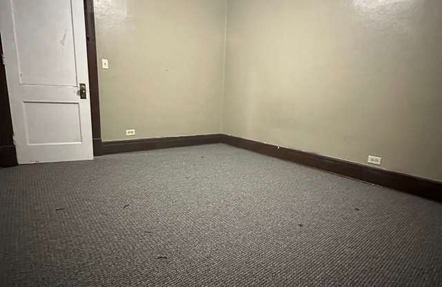 204 E Howard St - 204 East Howard Street, Hibbing, MN 55746