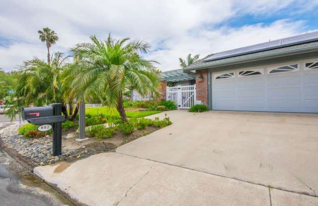 Resort Style Living 4 Bedroom Home! Gallery 1