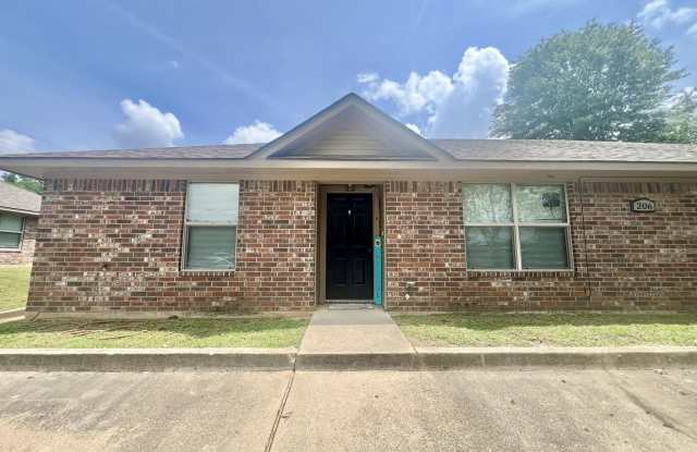 206 N Chestnut St # A photos photos