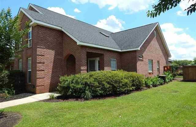105 Jamestown Ct. Gallery 2