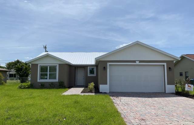 3423 SW 6th Pl photos photos