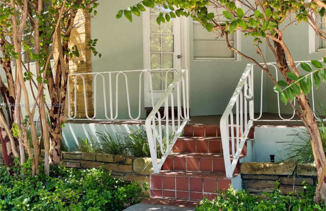 1925 Washington Ave photos photos