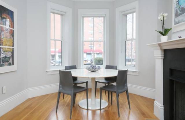 9 Columbus Sq. Gallery 4