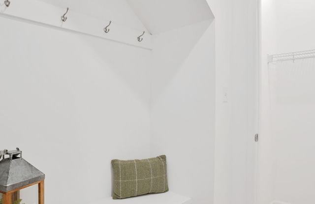 451 E 127th Place Gallery 4