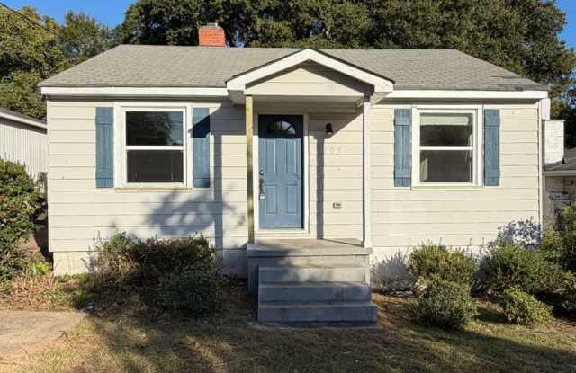 Updated 3 Bedroom / 2 Bathroom Home Near Campus! Gallery 1