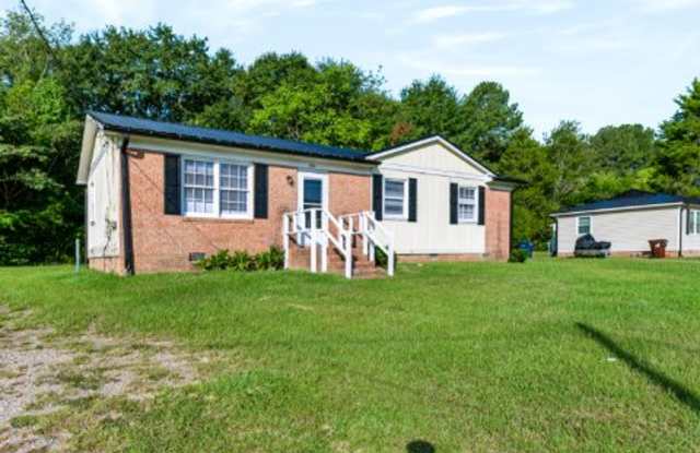 2414 Shawnee Circle  Sanford, NC 27332 Gallery 3