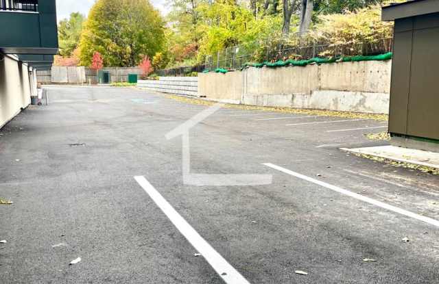 Luxury Living in West Roxbury - 2 Bed 2 Bath Gallery 3