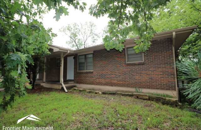 826 Dondee Dr. - 826 Dondee Drive, Manhattan, KS 66502