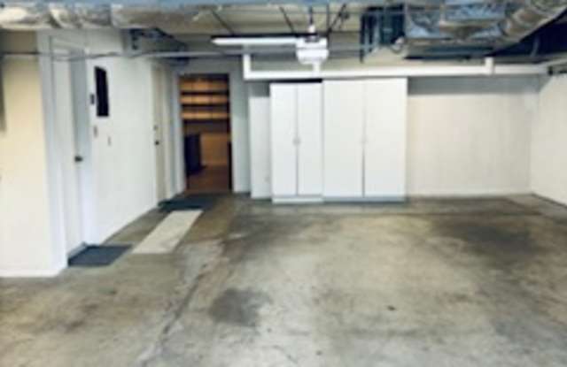 2484 East Mountain Street Gallery 4