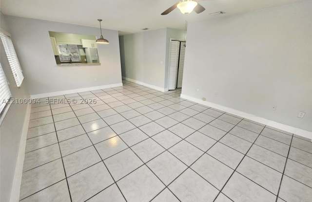 3501 SW 12 ST Gallery 2