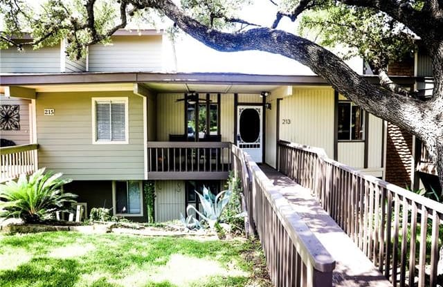 213 Comanche LN - 213 Comanche Lane, Point Venture, TX 78645