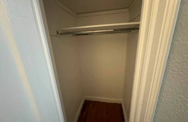 2733 Netherland Ave # 3M Gallery 1