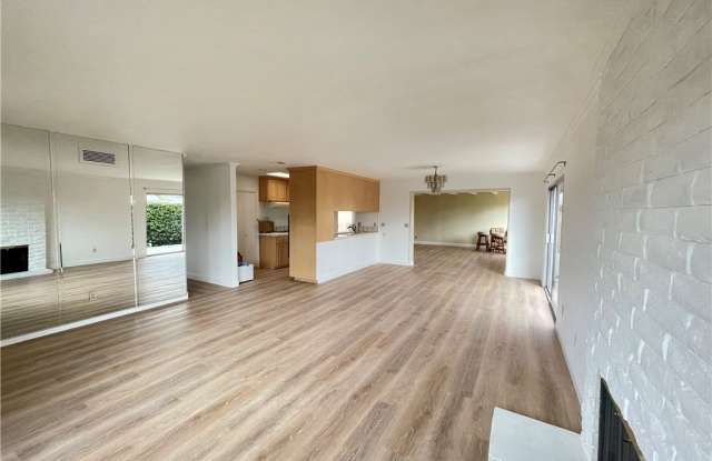 6571 Rome Circle Gallery 2