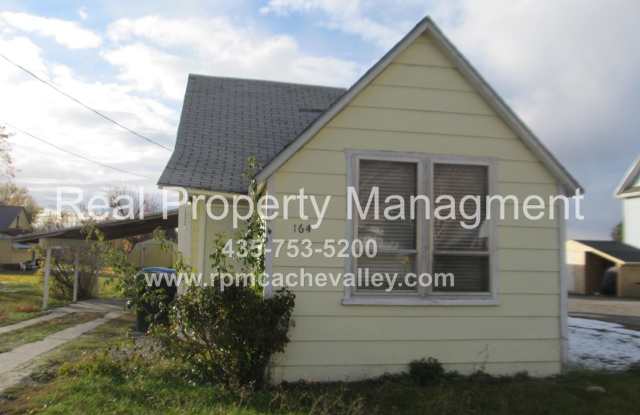 2 bedroom home available for October move in! Adorable 2 bedroom home in Richmond! photos photos