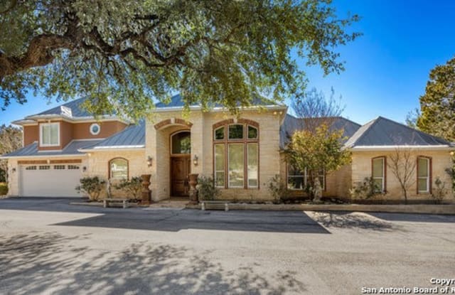325 BREEZY POINT - 325 Breezy Point, Lakehills, TX 78063