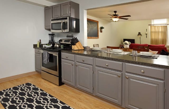 Skidmore Apartments Gallery 3