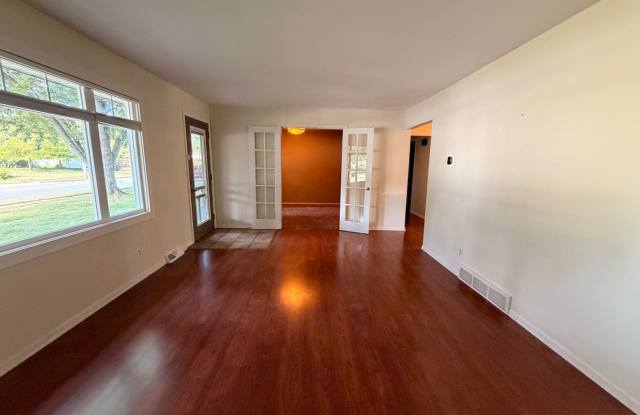Adorable Hudsonville Ranch! Gallery 3