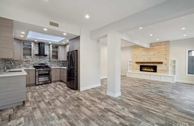 10831 Roycroft Street photos photos