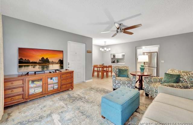 1965 SW Silver Pine Way Gallery 4