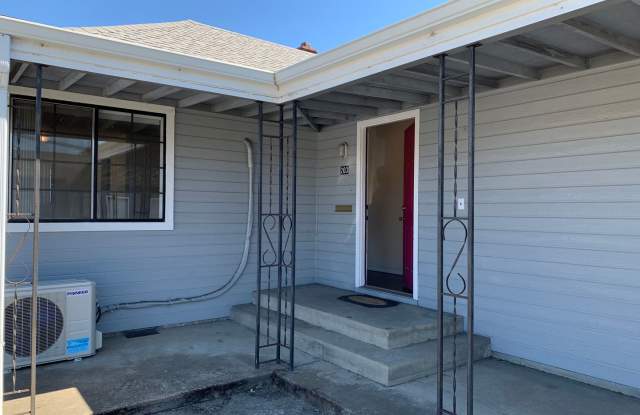 Myrtle Point Living - 203 8th Street, Myrtle Point, OR 97458