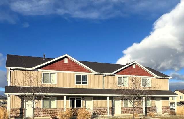 465 N 2650 W photos photos