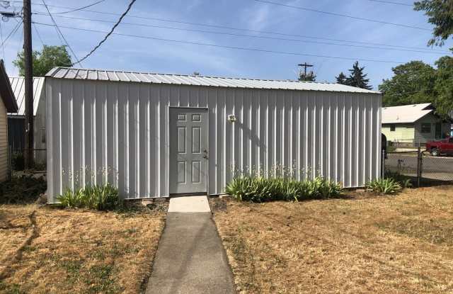 Adorable 2 Bedroom House photos photos