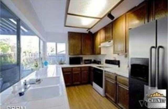 2196 Summerpark Court Gallery 2